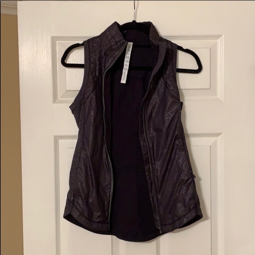 Lululemon black and grey vest